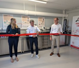 Inauguration du Durum Lab, en présence d'Albert Mathieu, PDG du groupe Panzani, Thomas Prothon, directeur général de Panzani Solutions et Clémence Toniutti, responsable du Durum Center.