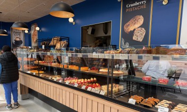 A l'intérieur de la boulangerie Nature de Pain de Plaisir (78).